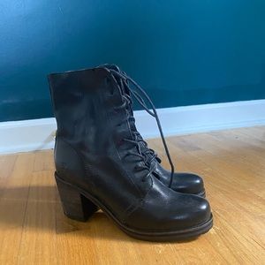 FRYE Karen Lug Sole Combat Lace Up Boots 7.5